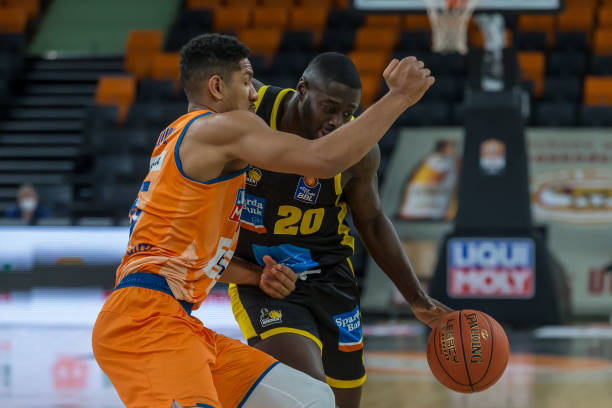 萨拉赫的表 萨拉赫的表