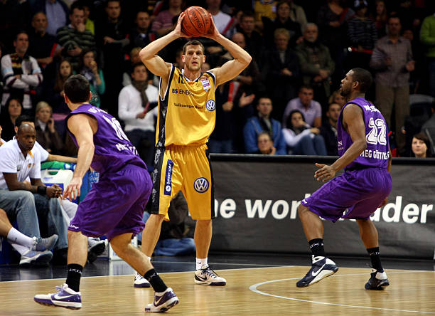 将他推向了 将他推向了